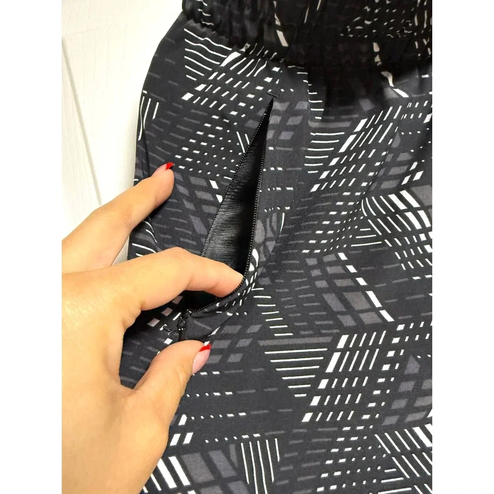 Xersion Active‎ Shorts Womens XS Black Lined Geometric Print Drawstring NWT